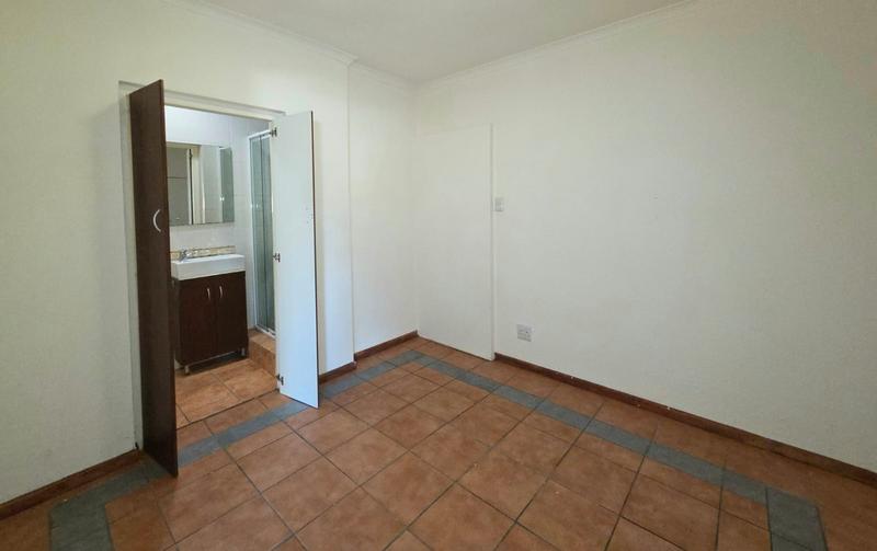 To Let 1 Bedroom Property for Rent in La Rochelle Western Cape